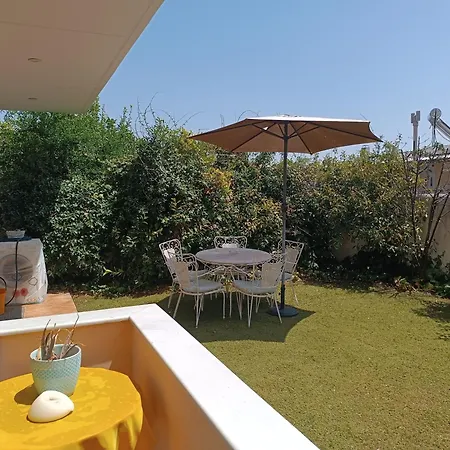 Cosy Garden Near The Sea Of Chalkis شقة